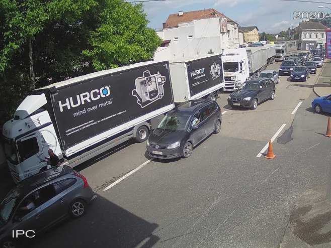 Granični prelaz Gradiška – izlaz iz RS (foto:ams-rs) - Granični prelaz Gradiška – izlaz iz RS (foto:ams-rs) -