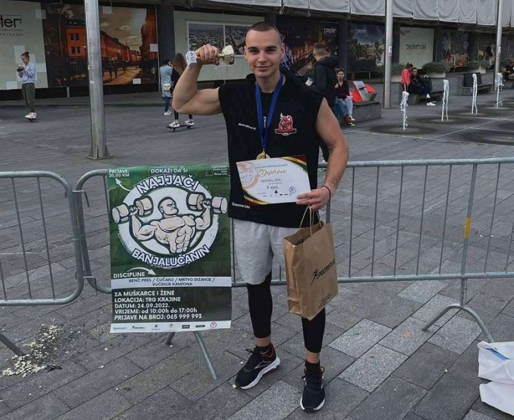 FOTO: USTUPLJENA FOTOGRAFIJA