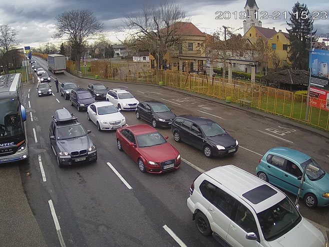 Granični prelaz Gradiška - ulaz u Srpsku (foto: AMS RS) -