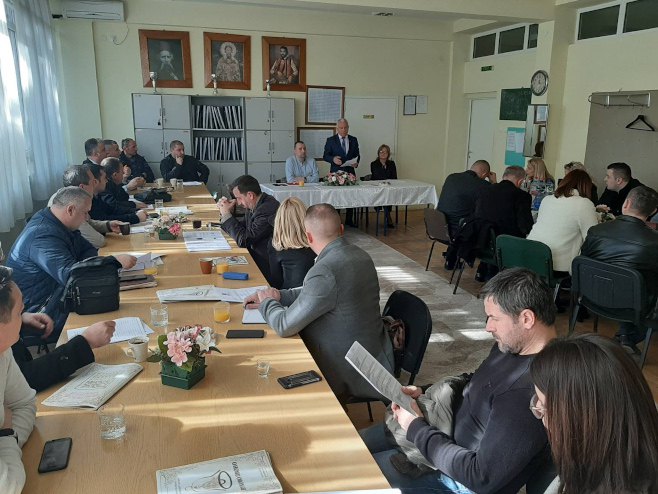 Zvečani-sastanak - Foto: SRNA