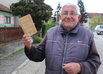 VOJNIČKA DISCIPLINA U ĐAČKOJ KLUPI Knjižice su nekada imale pet boja, iz daleka se vidjelo ko je kakav učenik