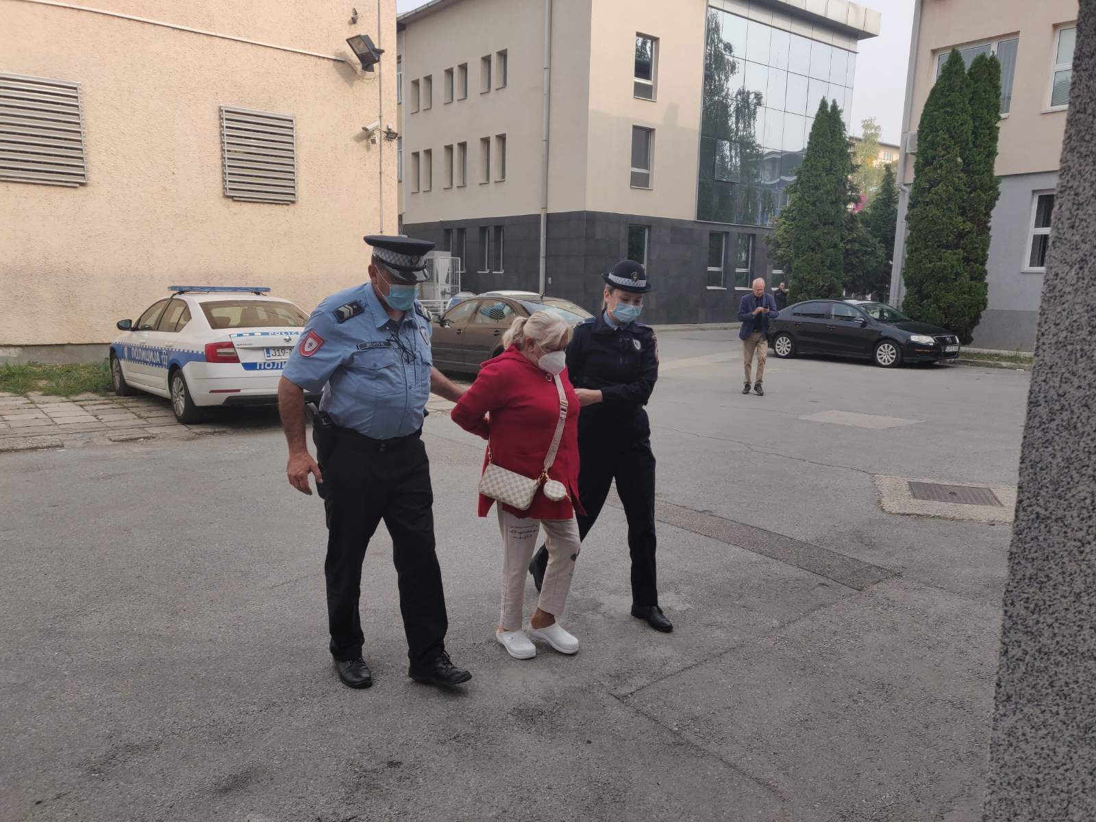 Srpskainfo otkriva NEZAPAMĆENU PREVARU: Kao Vidovita Radenka i Baba Persida za liječenje raka i skidanje magije uzela 810.000 KM (FOTO)