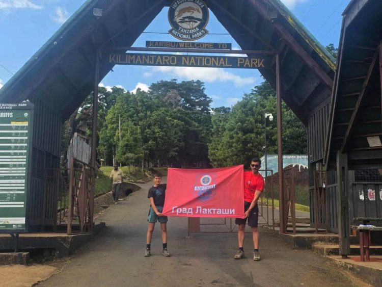 Otac i sin savladali Kilimandžaro