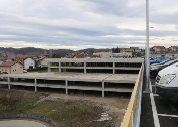 Parking, garaža, UKC,